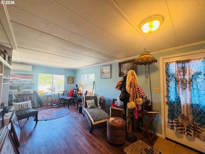 Charming 3BD/2BA manufactured home nestled at the end of a quiet - photo 3