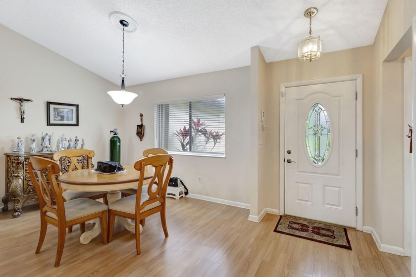 Charming 2-bedroom, 2-bathroom home located in a well-maintained - photo 5