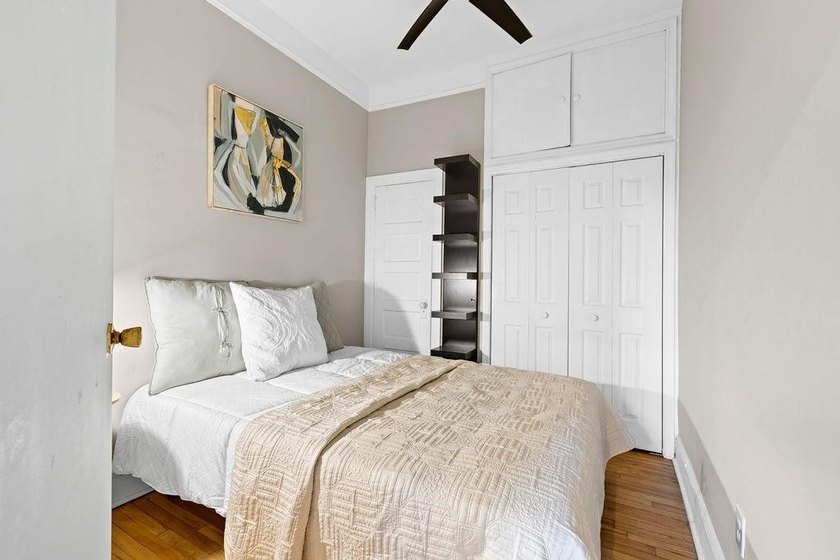 Bright and inviting 2-bedroom, 2-bath home located on one of - photo 7