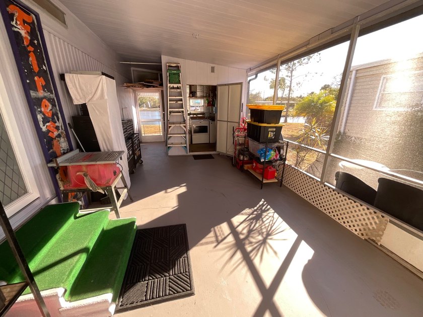 Your search is over! Welcome to this beautifully decorated - photo 12