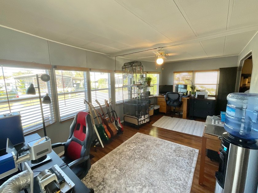 Your search is over! Welcome to this beautifully decorated - photo 18