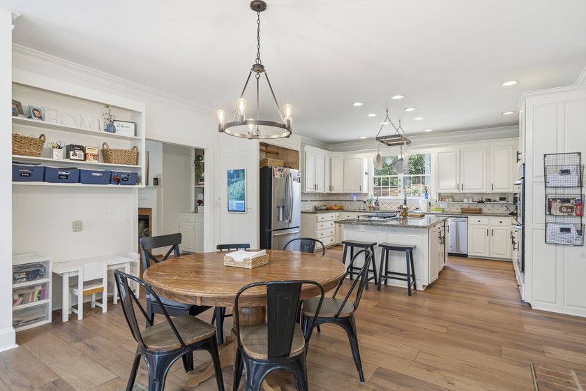 Don't miss this incredible opportunity to own a spacious custom - photo 22
