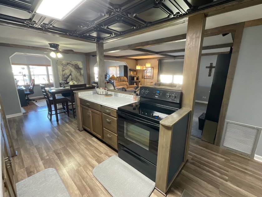 Your search is over! Welcome to this beautifully decorated - photo 30