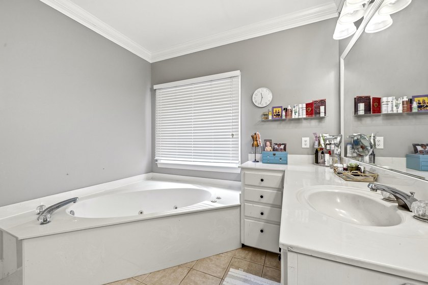 Don't miss this incredible opportunity to own a spacious custom - photo 33