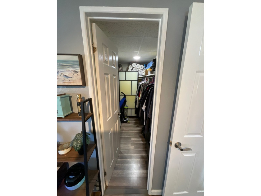 Your search is over! Welcome to this beautifully decorated - photo 45