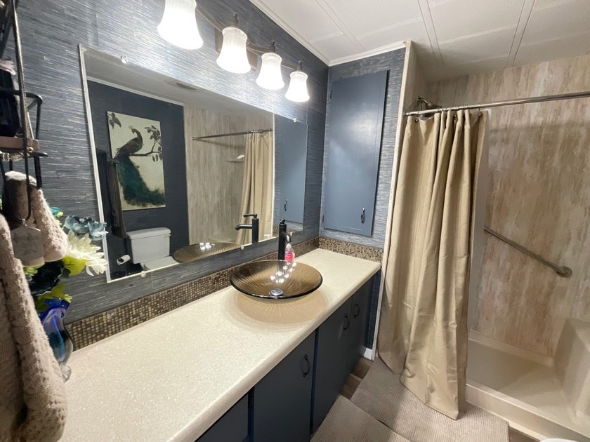 Your search is over! Welcome to this beautifully decorated - photo 46