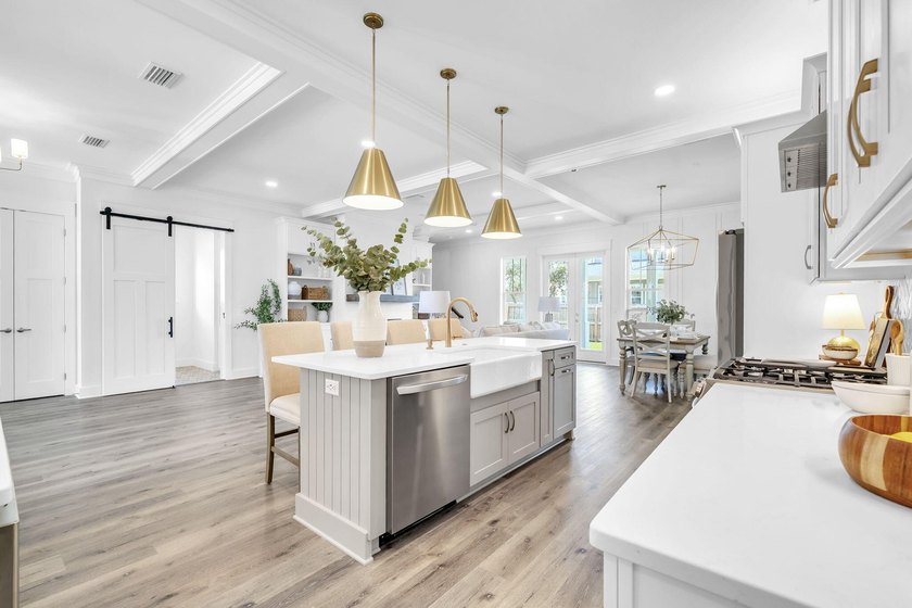 PRICE IMPROVEMENT! Exquisitely designed, 4 Bed, 3 1/2 half bath - photo 22
