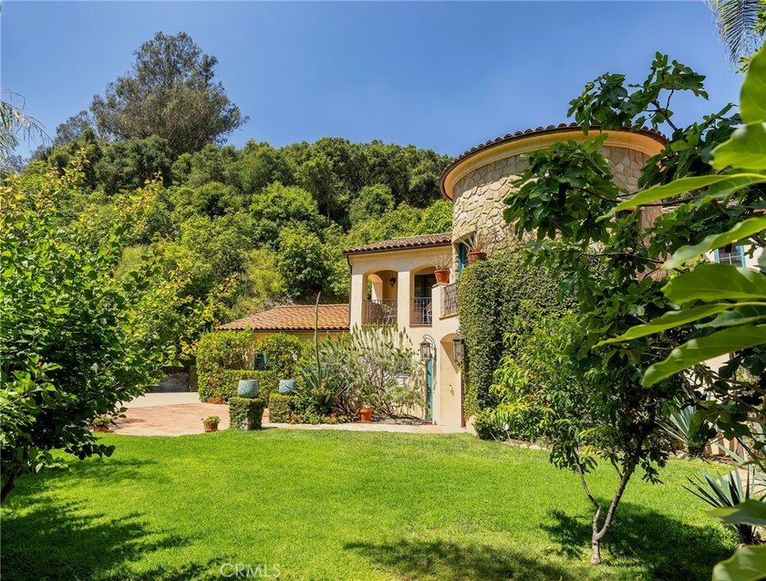 Welcome to ''Villa Bellatorre,'' a remodeled Montecito estate - photo 3