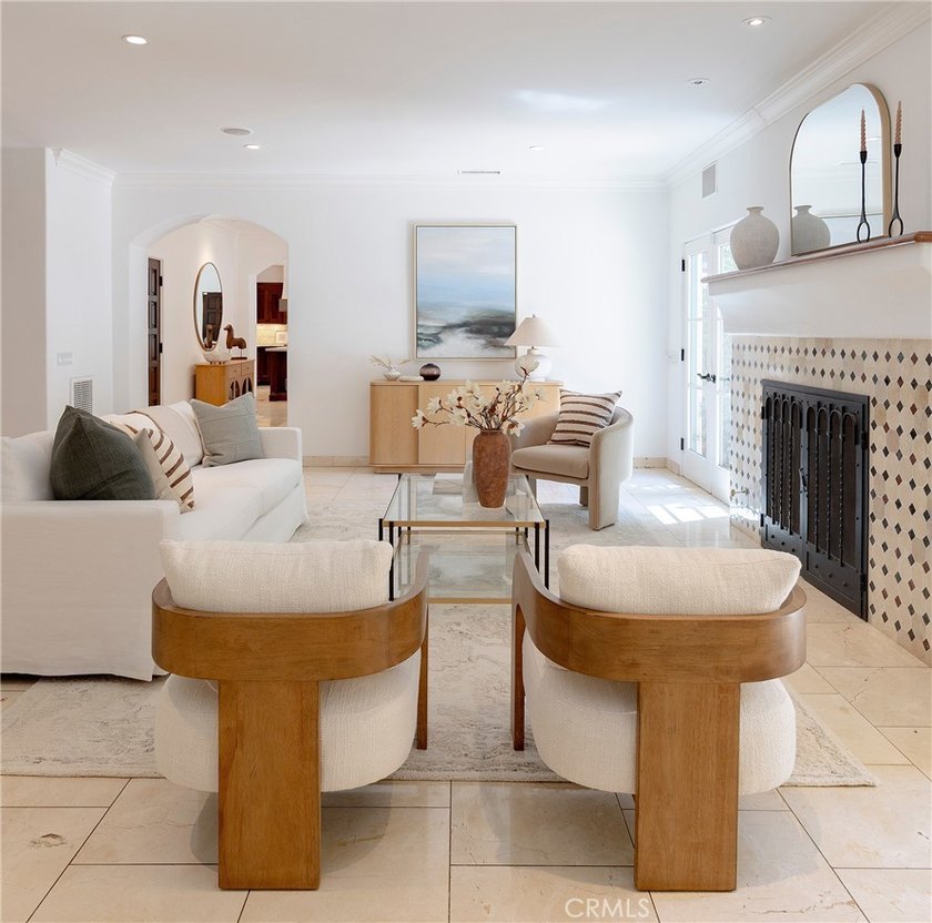 Welcome to ''Villa Bellatorre,'' a remodeled Montecito estate - photo 7