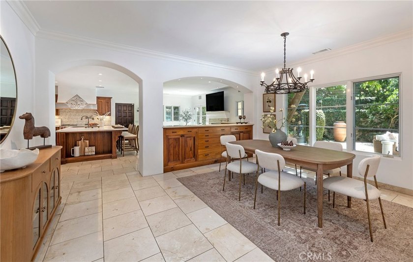 Welcome to ''Villa Bellatorre,'' a remodeled Montecito estate - photo 9
