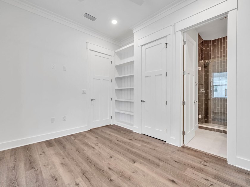 PRICE IMPROVEMENT! Exquisitely designed, 4 Bed, 3 1/2 half bath - photo 33