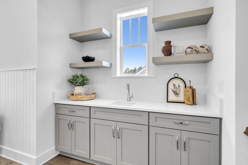PRICE IMPROVEMENT! Exquisitely designed, 4 Bed, 3 1/2 half bath - photo 38