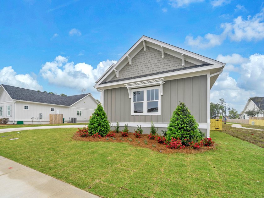PRICE IMPROVEMENT! Exquisitely designed, 4 Bed, 3 1/2 half bath - photo 45