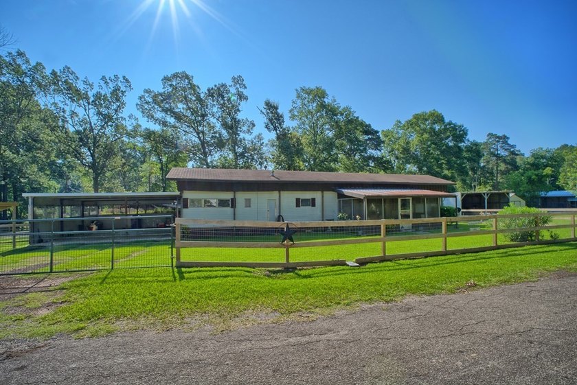 Affordable Lake Area Living with Room to Roam! This affordable 3 - photo 7