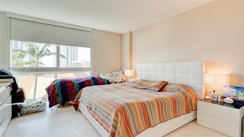 Reduced to sell! Welcome to this beautifully upgraded 3-bedroom - photo 22