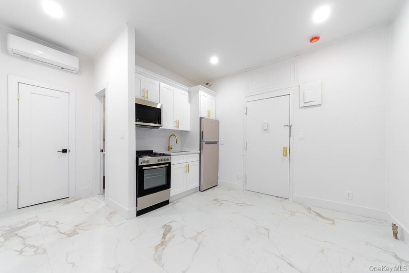 Rarely does a trophy mixed-use asset of this caliber surface in - photo 6