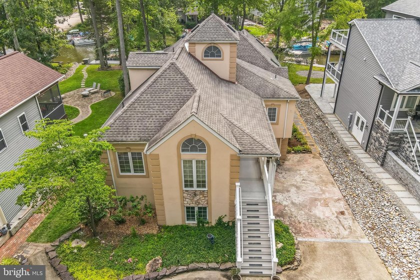***$100K PRICE IMPROVEMENT*** Welcome to Your Dream Lakeside - photo 2