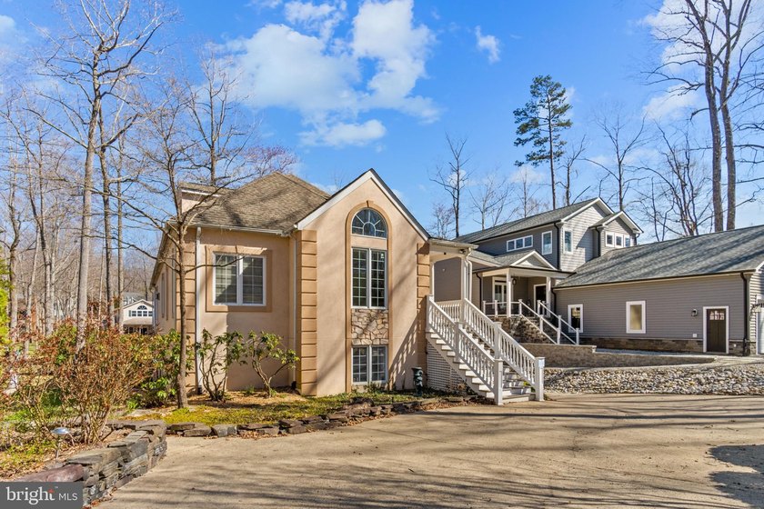 ***$100K PRICE IMPROVEMENT*** Welcome to Your Dream Lakeside - photo 4