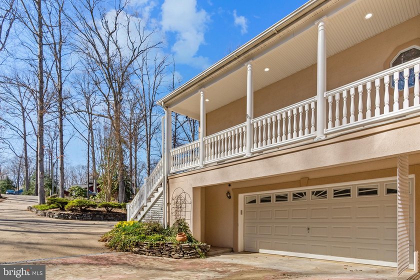 ***$100K PRICE IMPROVEMENT*** Welcome to Your Dream Lakeside - photo 5