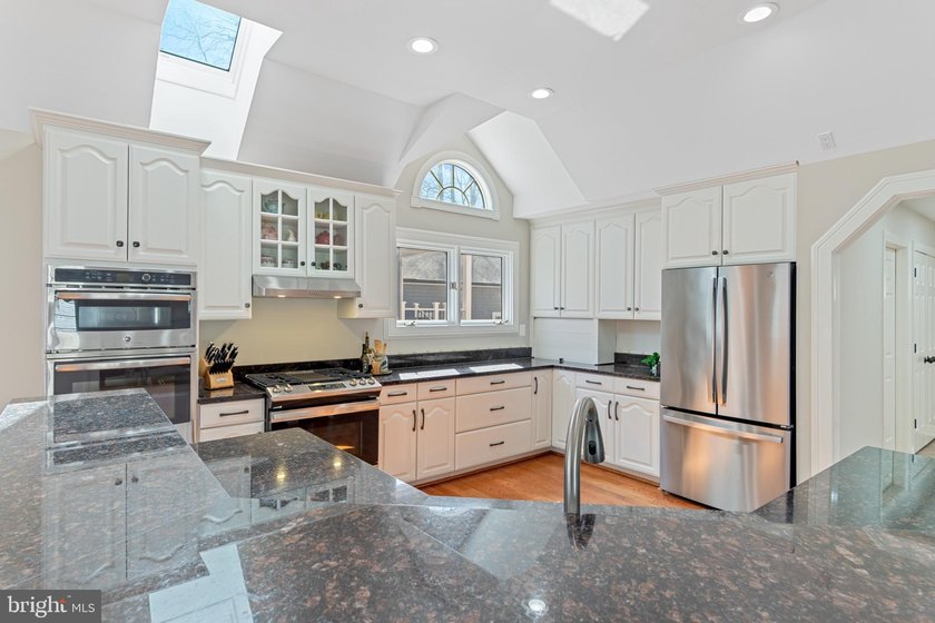***$100K PRICE IMPROVEMENT*** Welcome to Your Dream Lakeside - photo 9