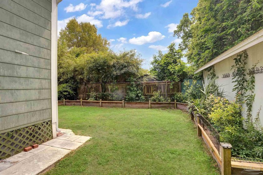 BACK ON THE MARKET - NO FAULT OF SELLER. This stunning East Hill - photo 22