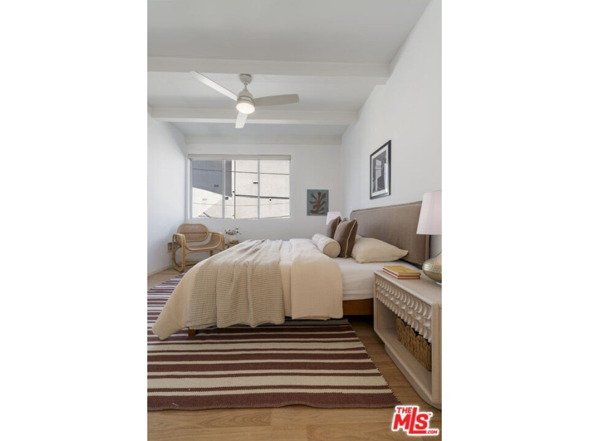 Perfectly located in the heart of Venice, just moments from - photo 34