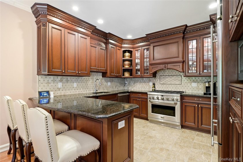 Luxury, privacy and low-maintenance living come together in this - photo 9