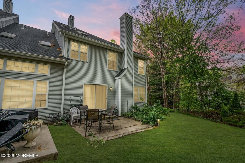 Looking for a spacious end unit in Saratoga with a full finished - photo 3