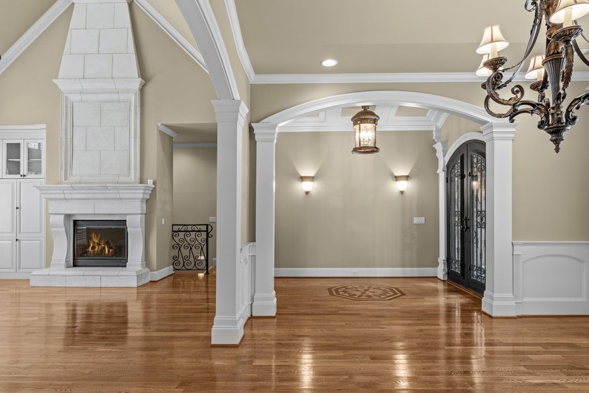 EXQUISITE CASTLE-LIKE ESTATE WITH SUNNING GOLF COURSE VIEWS ! - photo 12