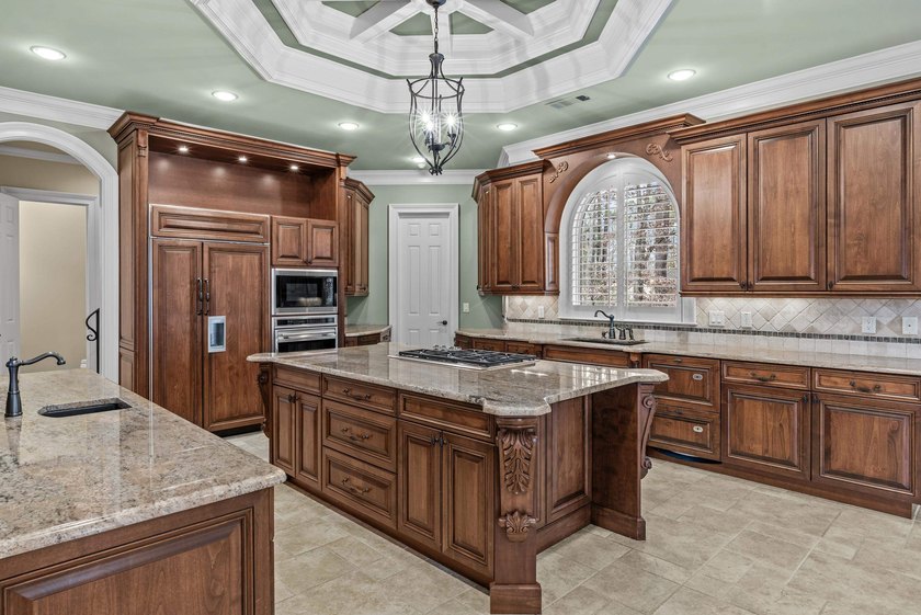 EXQUISITE CASTLE-LIKE ESTATE WITH SUNNING GOLF COURSE VIEWS ! - photo 19