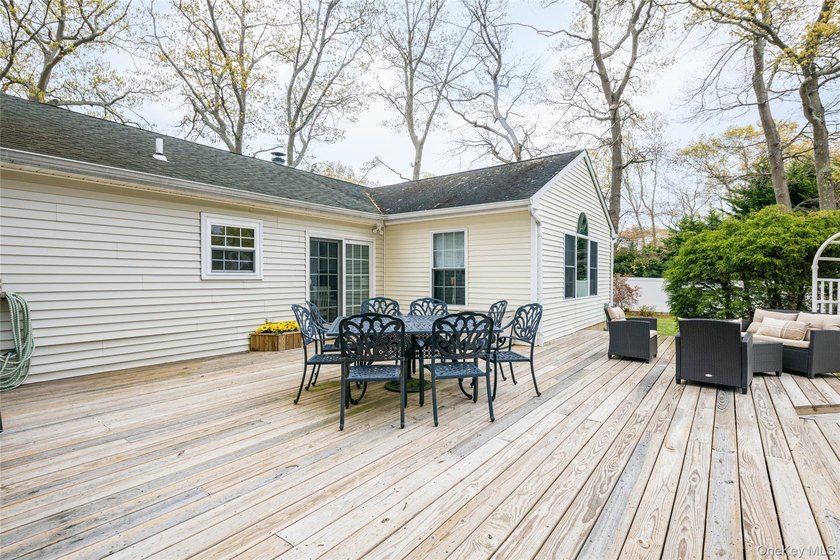Welcome home to this immaculate and move in ready ranch home in - photo 25