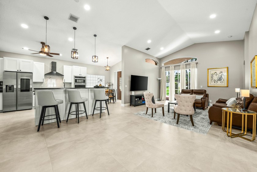 Welcome to this beautifully maintained home in the highly sought - photo 5