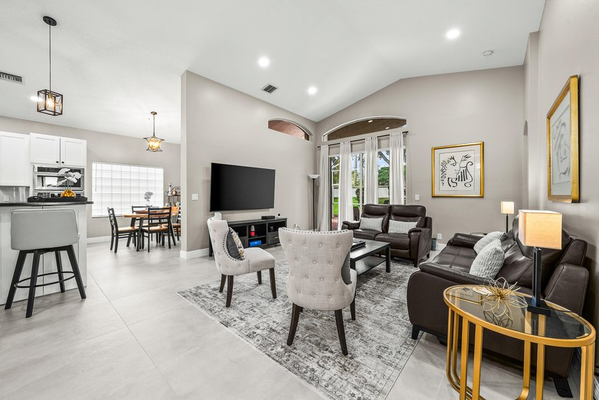 Welcome to this beautifully maintained home in the highly sought - photo 10