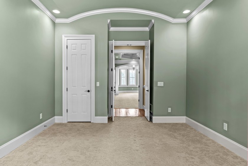 EXQUISITE CASTLE-LIKE ESTATE WITH SUNNING GOLF COURSE VIEWS ! - photo 31