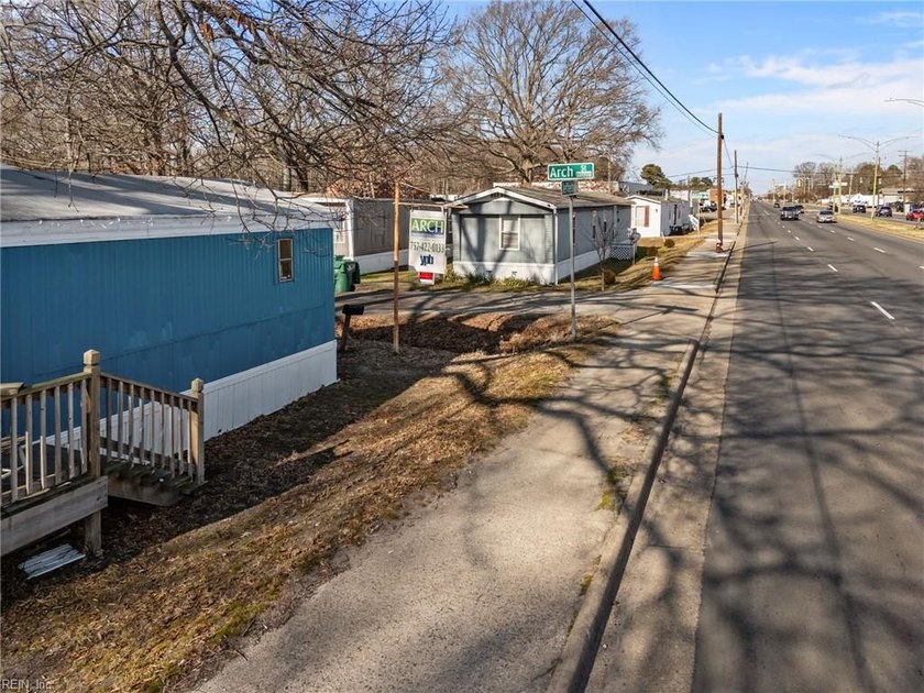 Sale of Arch Mobile Home Park. 30 Lots Total. 3 Apartments. Same - photo 4