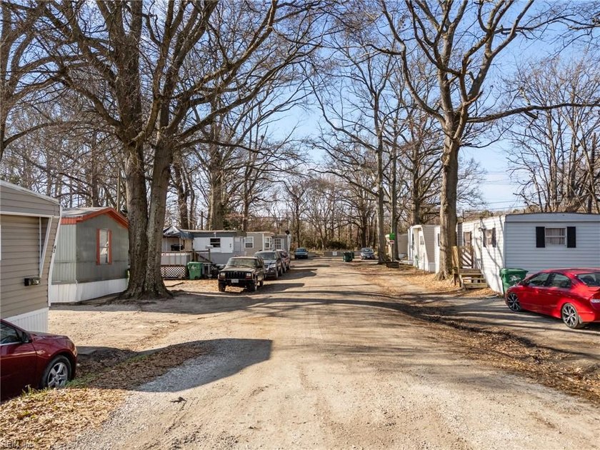 Sale of Arch Mobile Home Park. 30 Lots Total. 3 Apartments. Same - photo 5