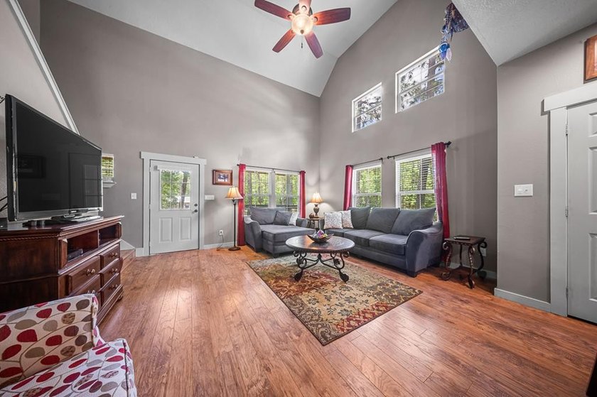 Welcome to your own private retreat in Rayburn Country! Nestled - photo 8