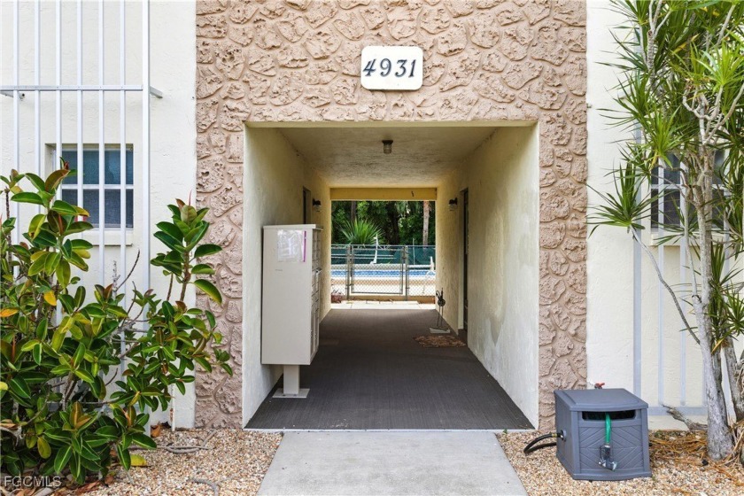 Priced to Sell! First Floor Unit in the 55+ Kent II Condo, with - photo 3