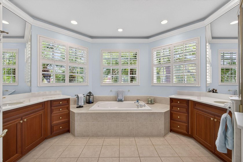Welcome to this thoughtfully designed four-bedroom, three-bath - photo 26