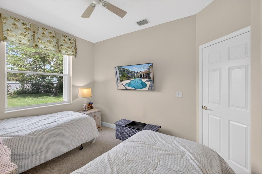 Welcome to this thoughtfully designed four-bedroom, three-bath - photo 33