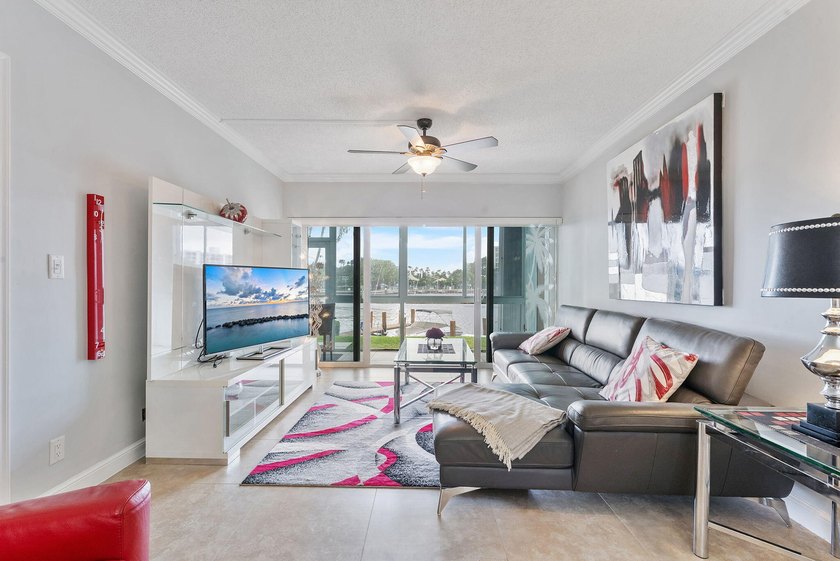 Live the South Florida lifestyle in this beautifully updated 2 - photo 3
