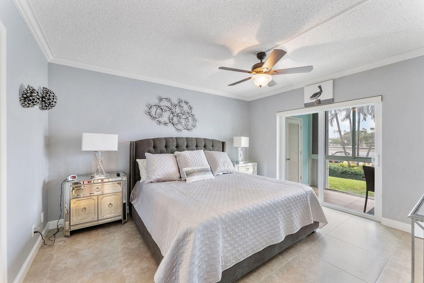 Live the South Florida lifestyle in this beautifully updated 2 - photo 5