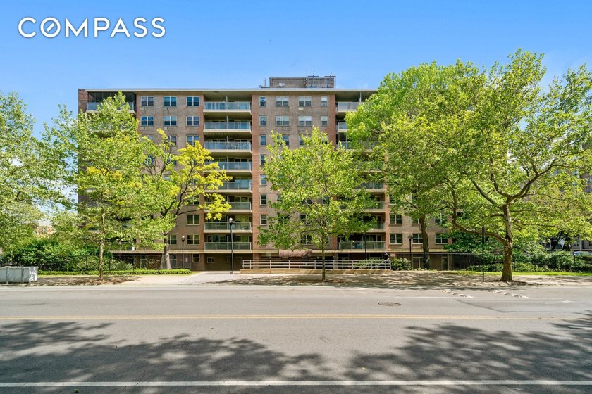 Welcome to the epitome of urban elegance at MeadowWood at - photo 11