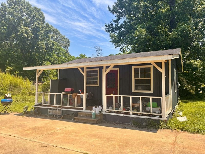 Investors take a look! This income producing property is - photo 2