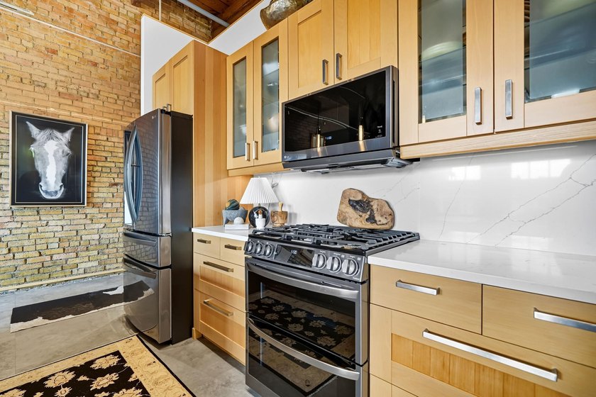 Originally built in 1900, this Historical North Loop Loft - photo 15