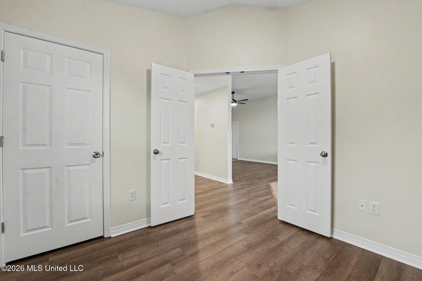 Welcome to Turtle Creek! This well-maintained 3-bedroom, 2-bath - photo 16