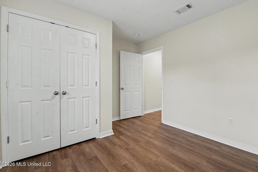 Welcome to Turtle Creek! This well-maintained 3-bedroom, 2-bath - photo 18