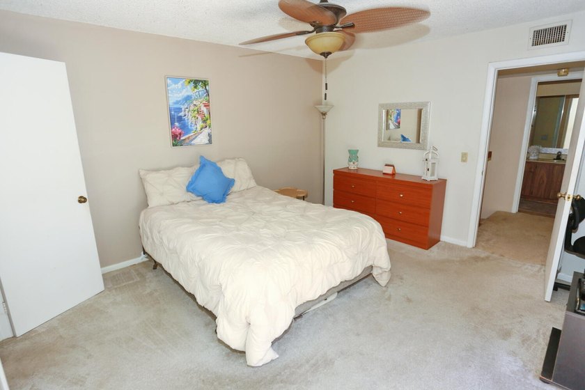 Discover an excellent value opportunity in a desirable Location - photo 18