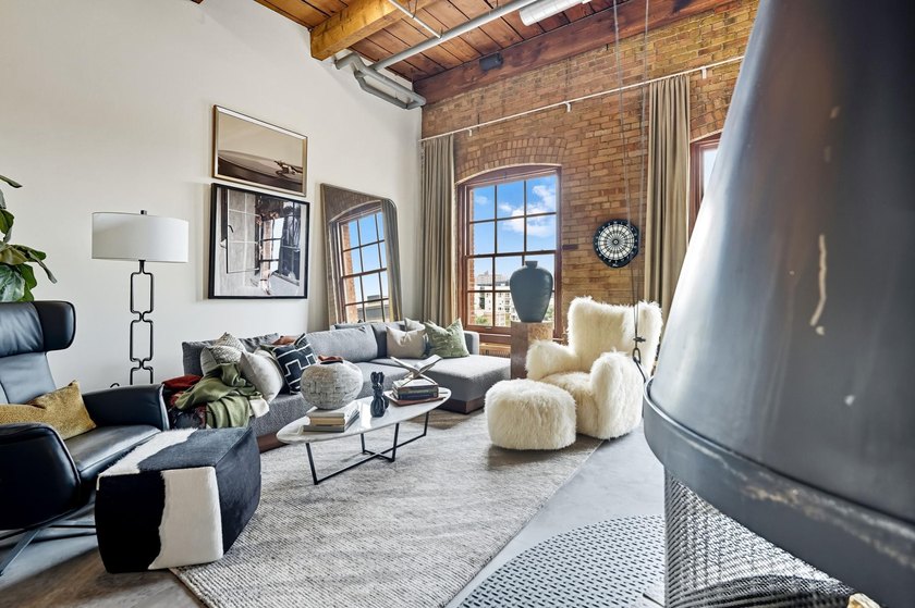 Originally built in 1900, this Historical North Loop Loft - photo 27