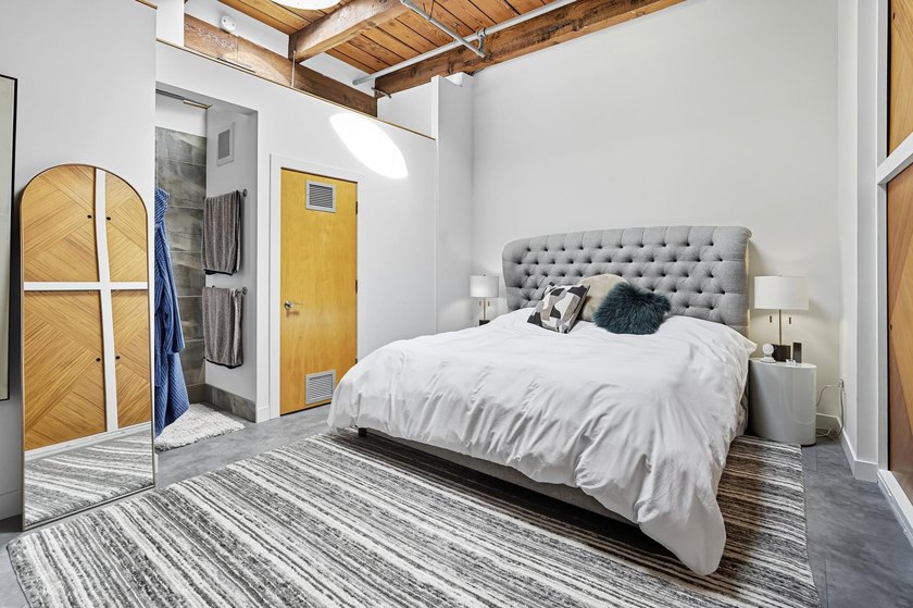 Originally built in 1900, this Historical North Loop Loft - photo 35